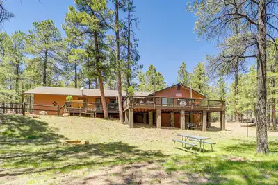 Image de Fire Pit + Trail Access: Spacious Happy Jack Cabin