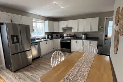 Image de Renovated Beach Retreat- The Pearl of Parlee!