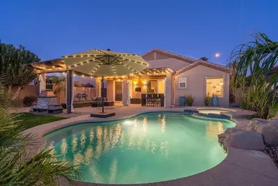 Image de Reflection - Waterfront Villa - Heated Pool