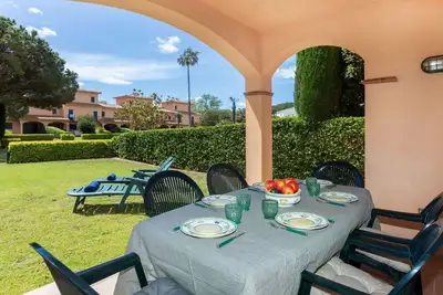 Image de Bel appartement pour 6 personnes avec climatisation, Wifi, piscine, Tv et terrasse