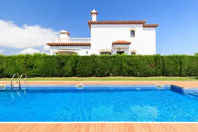 Image de Maison 3 chambres - a/ac-Piscine-Barbecue 186 Uhc Magraners