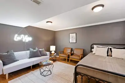 Image de This house is a 3 bedroom(s), 2 bathrooms, located in Lexington, Ky.