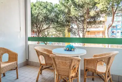 Image de Studio élégant en bord de mer pour quatre personnes