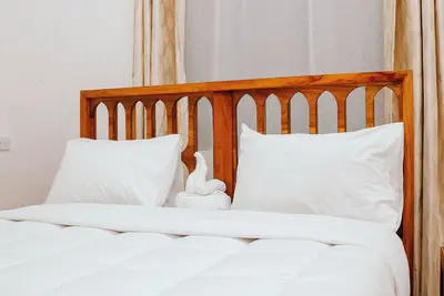 Image de New Cozy 2 bedroom apartment w/ free Wi-Fi, Ample Parking & balcony view.