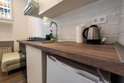 Image de Apartment Madrid Centro, 5 minutes walk from the metro, full bath, wash/dryer.