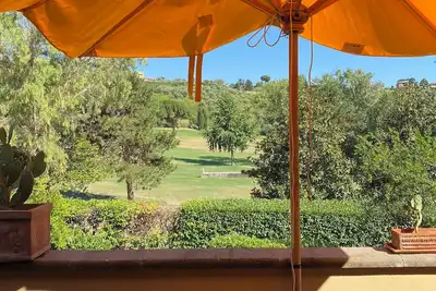 Image de Romantic apartment located above hole 1 of Castel Gandolfo Golf Club.