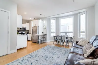Image de Beautiful Unit Chi in Prime River North - 1