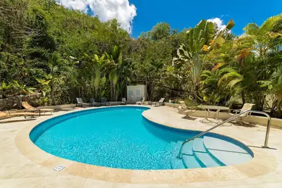 Image de Sabella - Luxury Villa, steps to White Sand Beaches, Restaurants Bars. Pool.