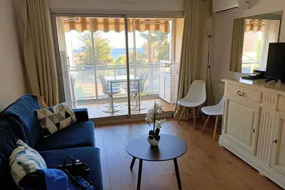 Image de Appartement Golfe Juan Vue Mer Avec Piscine sur le Toit + Parking