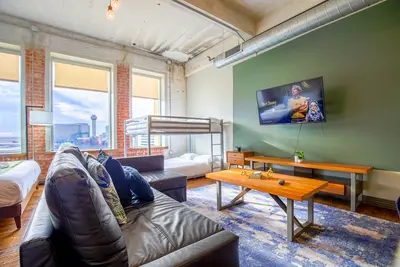 Image de 2 Br | 2 Bath | Downtown | Free Valet Parking | 7