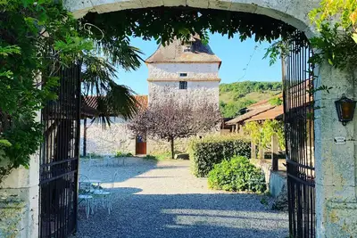 Domaine de Villot-le Pigeonnier Gîte Avec Jacuzzi à la Campagne Ideal Famille