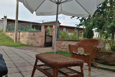 Image de Maison de vacances 'San Pelayo' avec vue sur la montagne, piscine partagée et terrasse privée