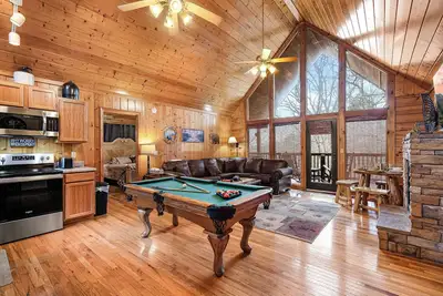 Image de Near Dollywood*Easy Access Roads*Jacuzzi*Pool Table