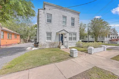 Image de Great Stay in Charleston, Sc. Easy walk to cafes, restaurants, bars, & parks