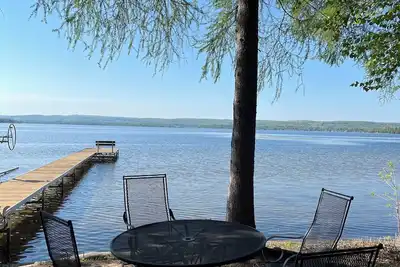 Image de Rare Find. . in Petoskey, beautiful home sleeps 8 with lake frontage and woods.