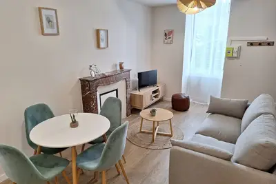 Image de Appartement Centre-ville Avec Cour Privative. Au Pied du Ventoux!