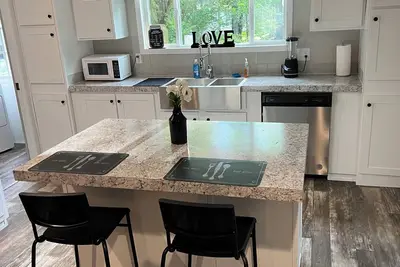 Image de Brand New Atlanta vacation Home