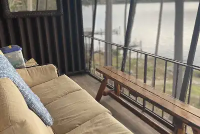 Image de Lovely Lakefront Studio Condo