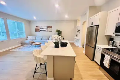 Image de Chic Apartment Facing Towson Mall