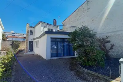 Image de Royan - Maison des années 50 Renovee à proximité de la Plage de Foncillon