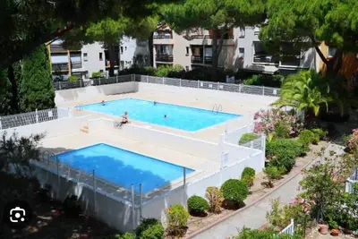 Image de Appartement Jardin/ Terrasse Pour 4 Personnes- Piscine-plage-place de Parking