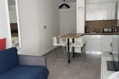 Image de Très beau T2 3* (office tourisme), grde terrasse, garage proche plage et centre