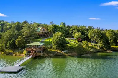 Image de Lakefront Mtn Retreat w Private Boat Dock & Launch