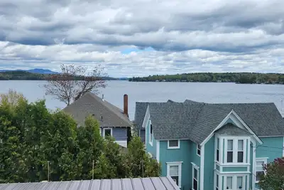 Image de In the heart of it all! In Weir's beach with amazing views. . . sleeps 6 \n\n