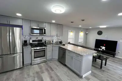 Image de Central Salem Retreat 2bd W\/ parking