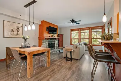 Image de Tremblant Prestige - Les Eaux 225-1