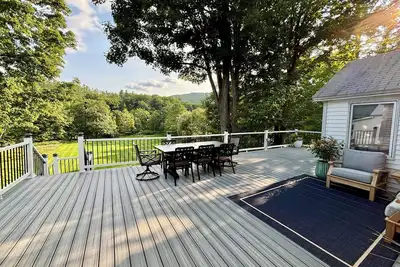 Image de Historic Riverfront House: 5 Bedrooms 3. 5 Baths on 5 Acres