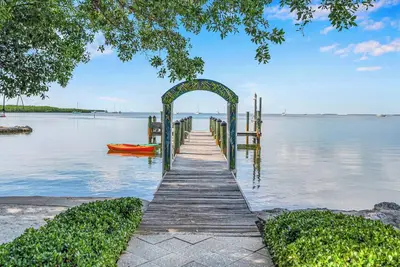 Image de Waterfront, boat dock, private oasis in the heart of Islamorada! Pool & Sunsets!