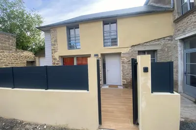 Image de Maison Rénovée Avec un Jacuzzi Privatif. A 10 Minutes à Pieds du Centre-ville