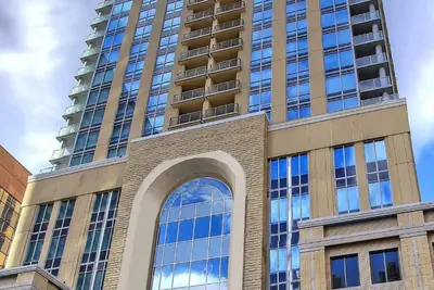 Image de Luxury Condo- Downtown, 5 min walk to Lrt & Prince’s Island park