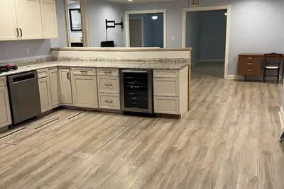 Image de Ideal Location 1block to Main St. Restaurants, Bars, Hudson River, Bus/ Train