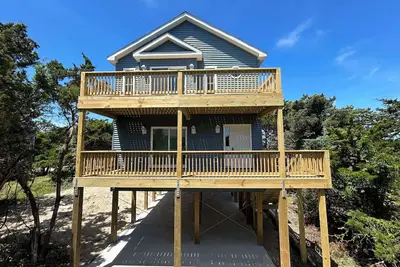 Image de New Construction- Ocean-side-Less than 5 min. walk to the beach