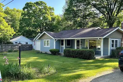 Image de Harbert Cottage, Fall Bike trails! Notre Dame Football, Hot Tub &Pet Friendly