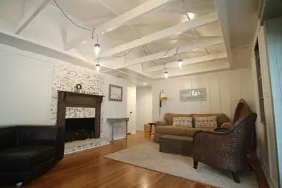 Image de Welcome Home. Clean. Safe. Private + Private and Relaxing