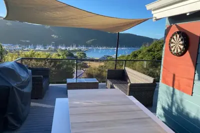 Image de Marina views retreat w/artist guest studio