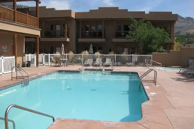 Image de Lakefront Home away from Home