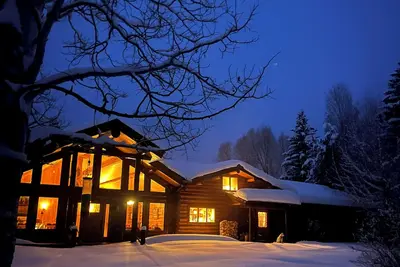 Jackson Hole - Private Wilson Retreat on 3. 5 acres with Teton Views