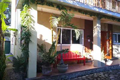 Image de Centrally Located Gem: Cozy Apartment with Outdoor Garden Seating!