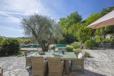 Image de Bel Appartement dans Mas Provencal avec grande terrasse et accès piscine
