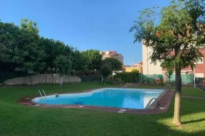 Image de Garaje y Piscina Comunitaria!