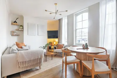 Image de Centrally located Scandinavian high quality design. 2 min walk to station