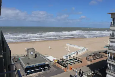Image de Beau studio tout près de la plage.