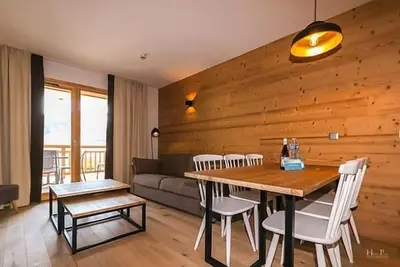 Image de Wifi, vue montagne, remise en forme, piscine, sauna, hammam, balcon, télévision, casier à ski