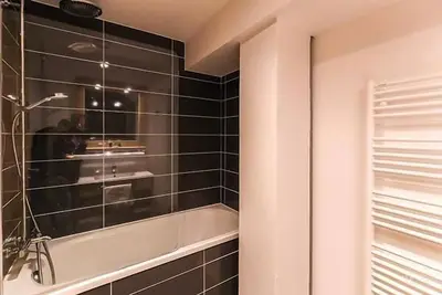 Image de Wifi, vue montagne, remise en forme, piscine, sauna, hammam, terrasse, balcon, télévision