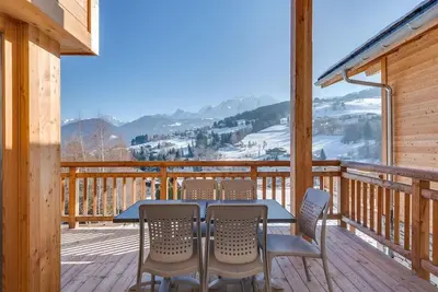 Image de Chalet, wifi, 200m du centre station, vue montagne, remise en forme, piscine, sauna, hammam