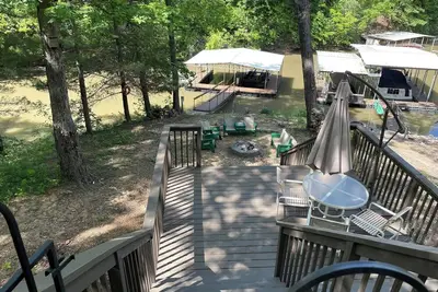Image de Lakefront Cabin House near Camdenton at Lake of the Ozarks
